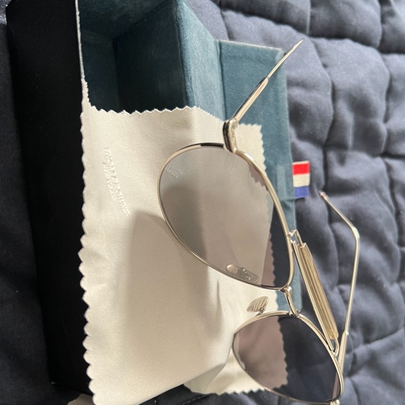 Thom Browne sunglasses featuring mirror aviator lens - Picture 8 of 8